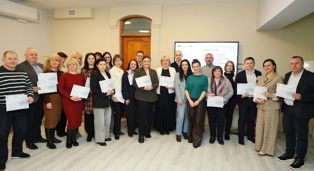 Друга група адміністрації університету і тренерки Валентина Вовк і Ольга Логвись